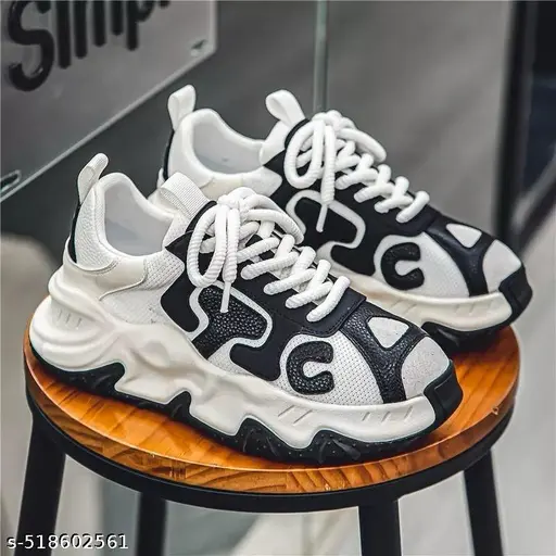 Sports shoes for men